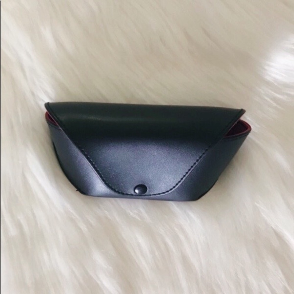 VS Victoria’s Secret Sunglasses Case